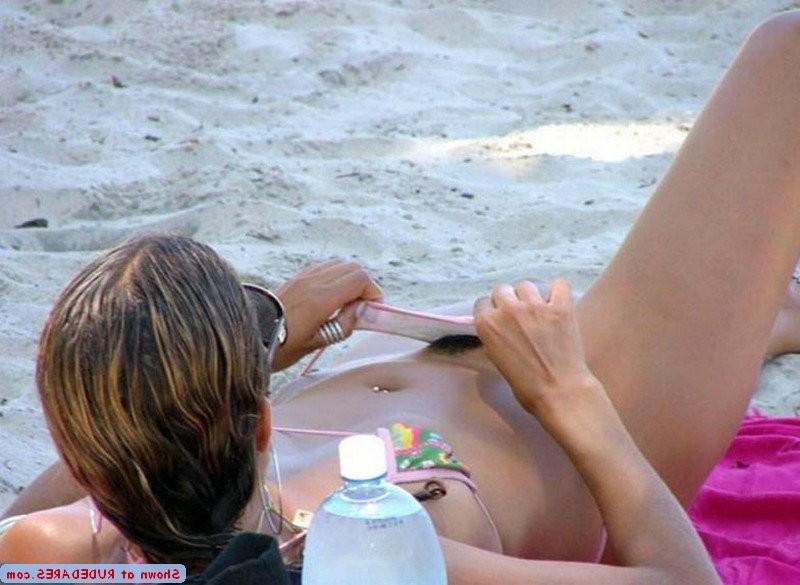 14P Girls in public nudity