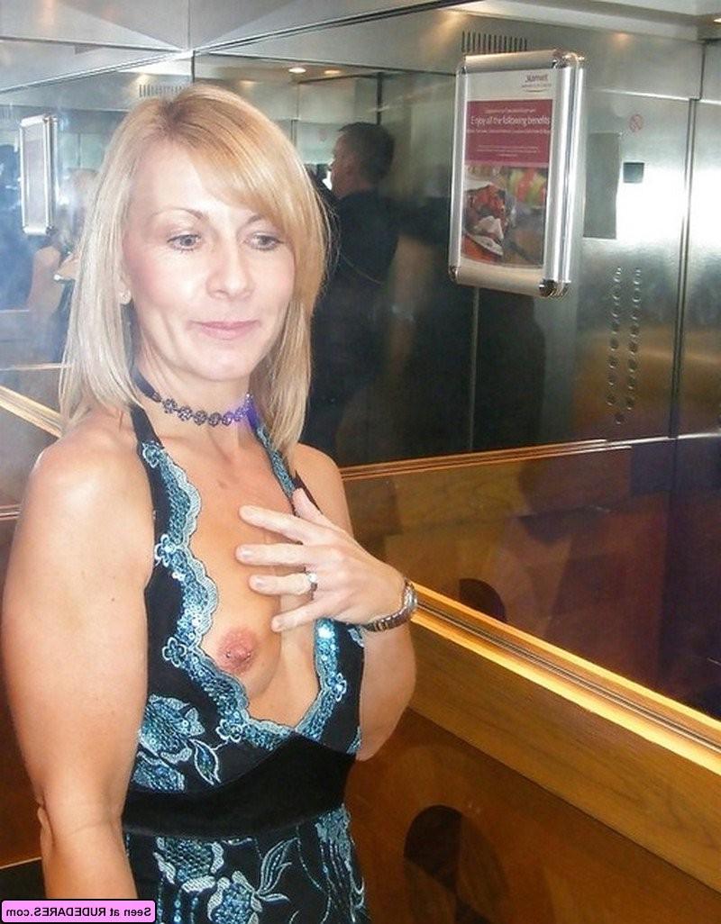 15P Elevator exhibitionists