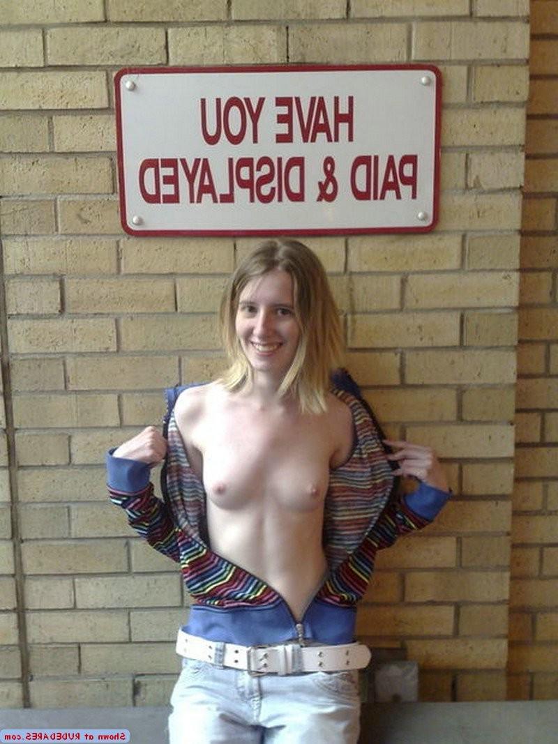 15P Girls loves public nudity