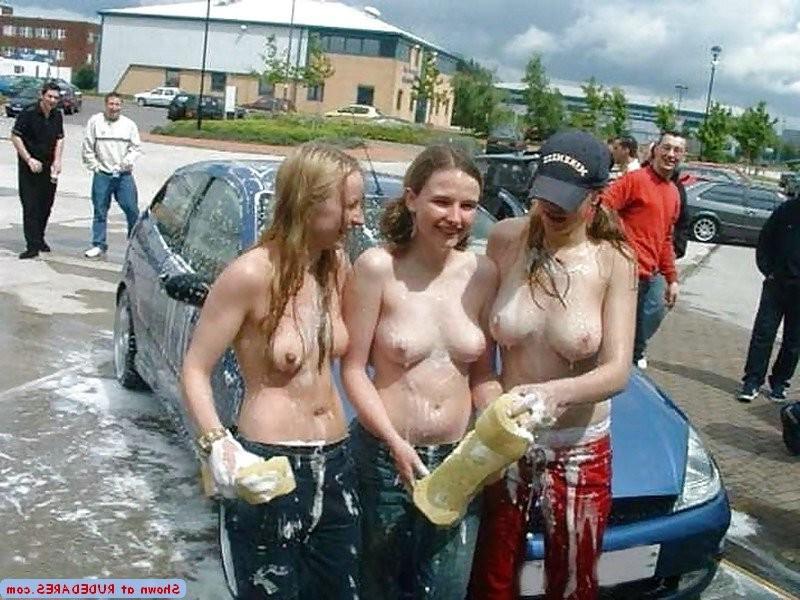 15P Girlfriends talked into public nudity