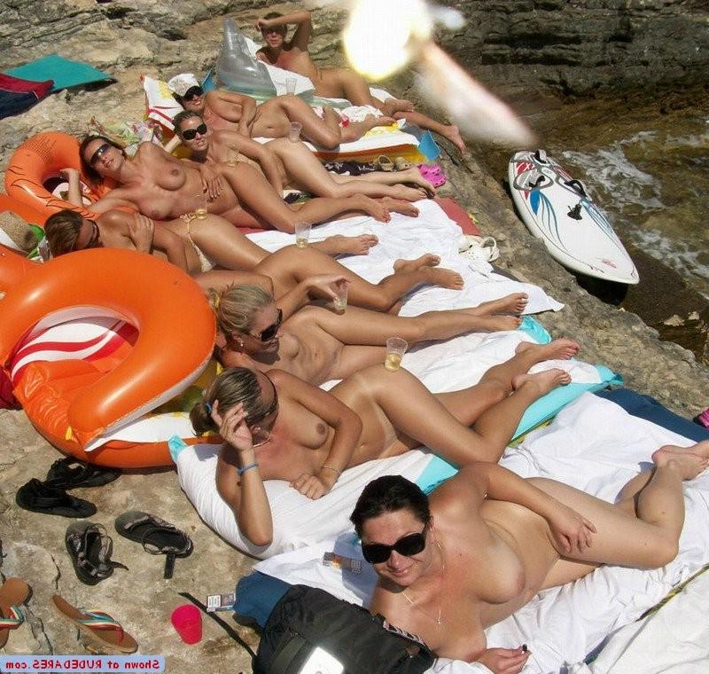 15P Girlfriends talked into public nudity