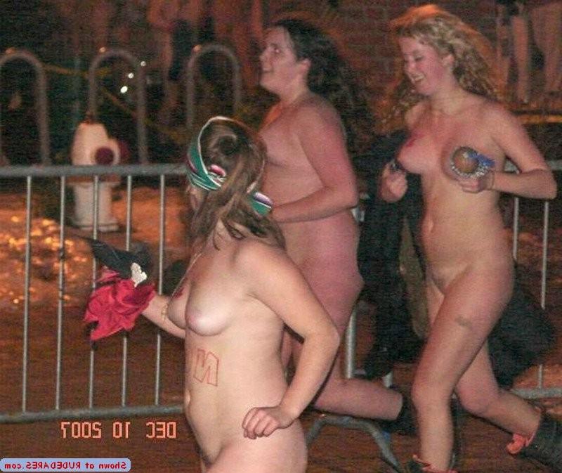 14P Revealing in public