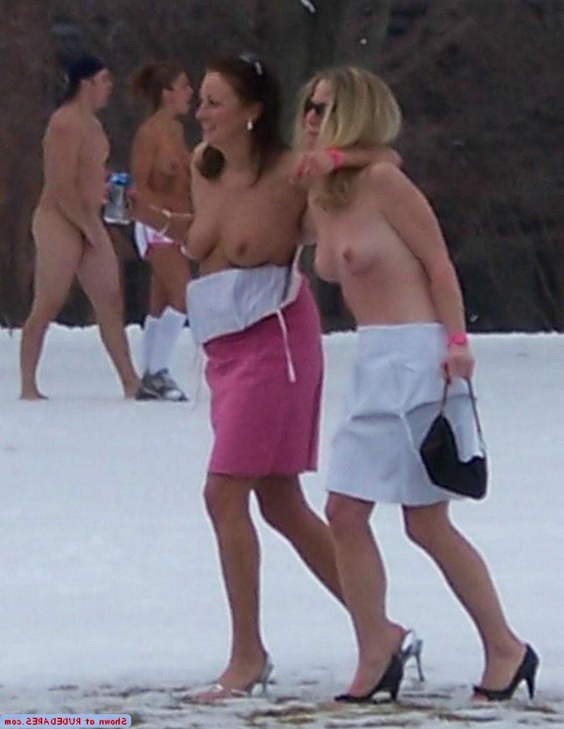 14P Revealing in public