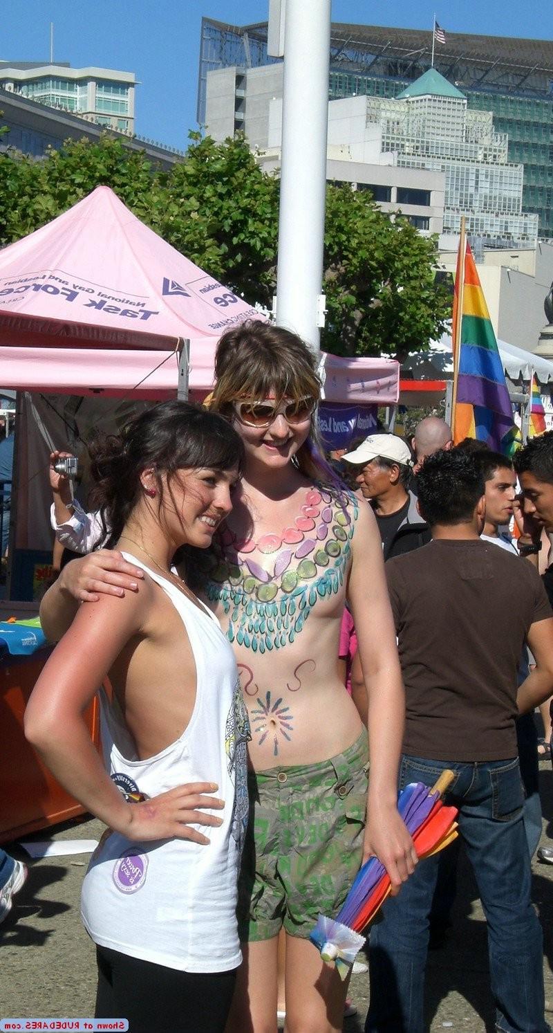 14P Going nude in public for amateur photos