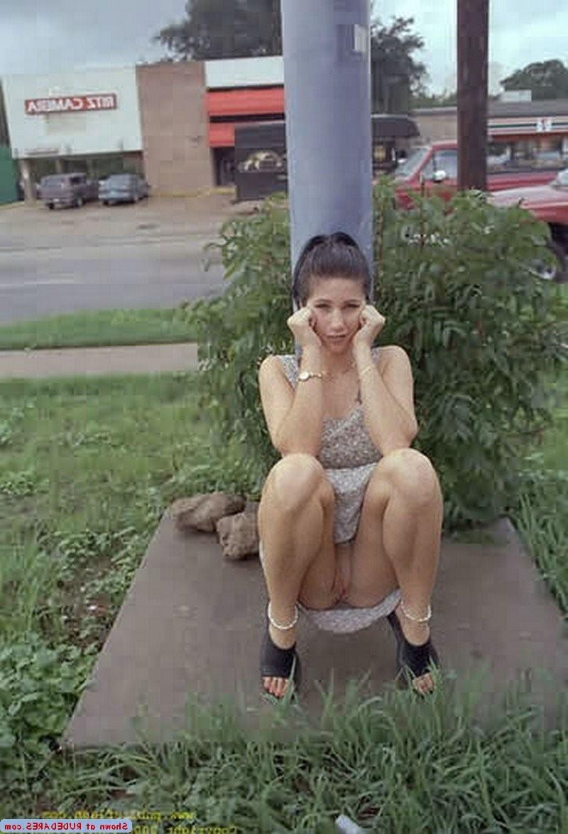 15P Girls undressed outdoors
