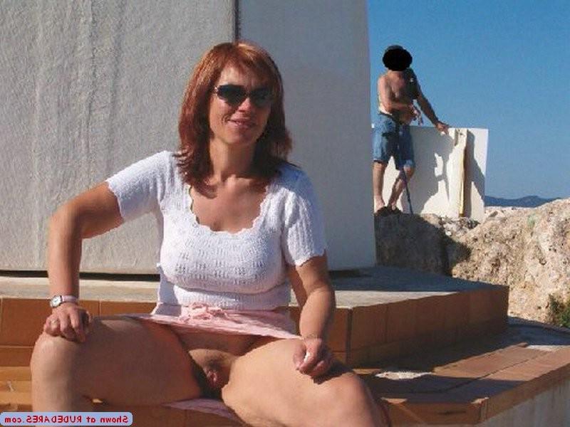 15P Girls undressed outdoors