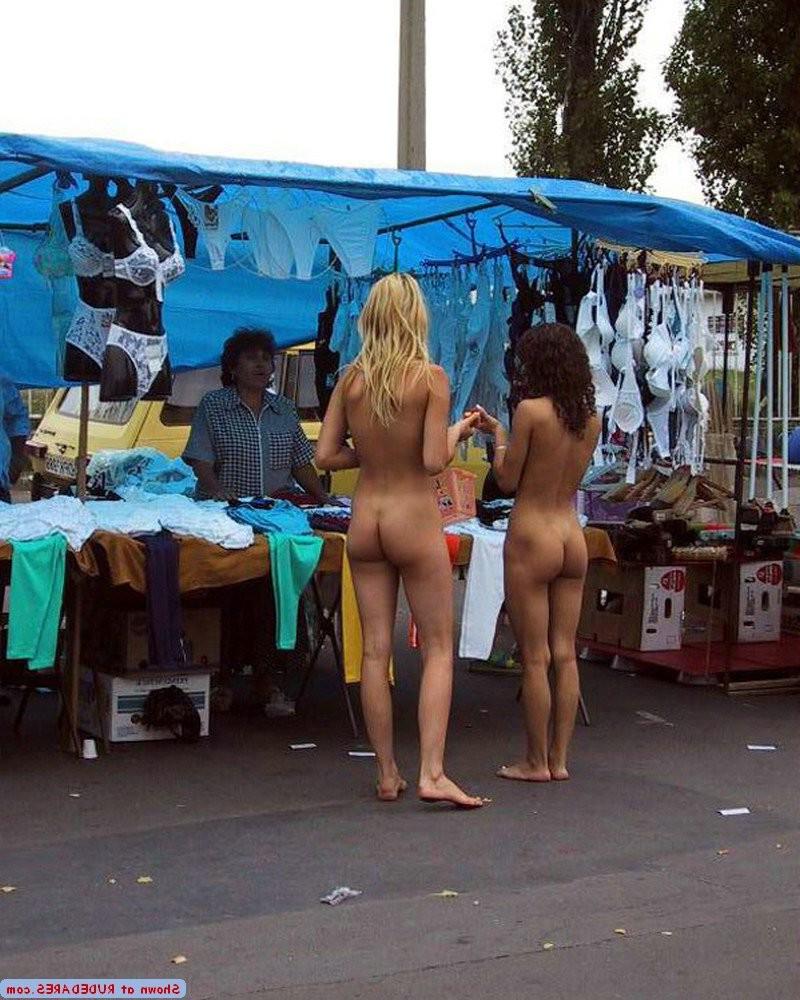 15P Exhibitionists in public