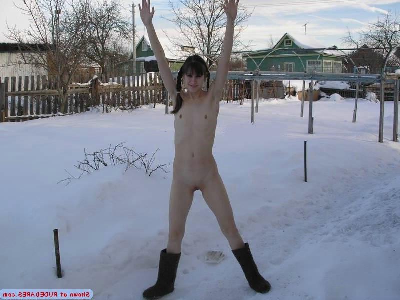 15P Female public nudity