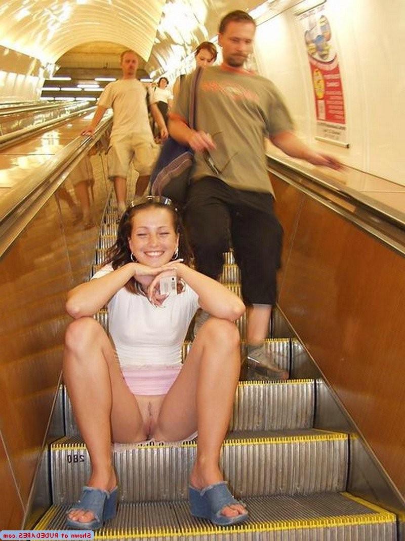 15P Girls bare in public