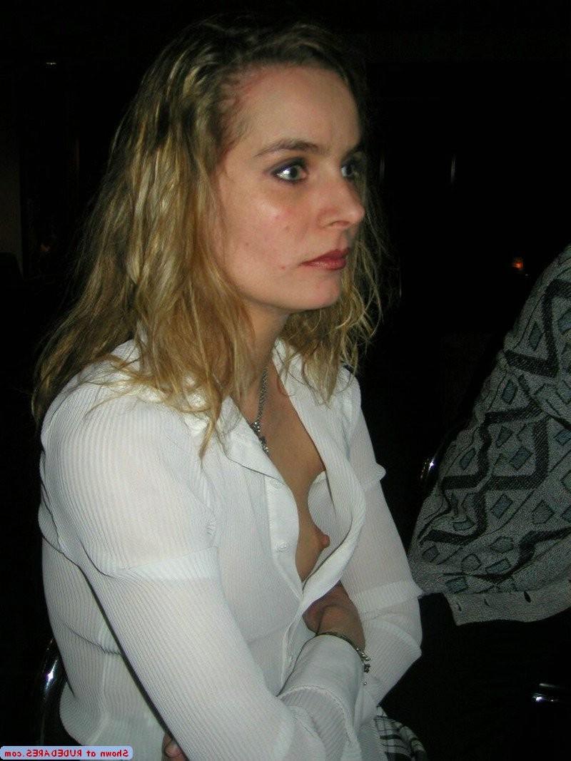 15P Boobs popping out
