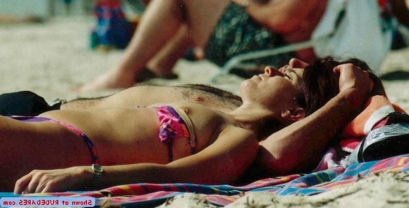 15P Erect nipples flashed