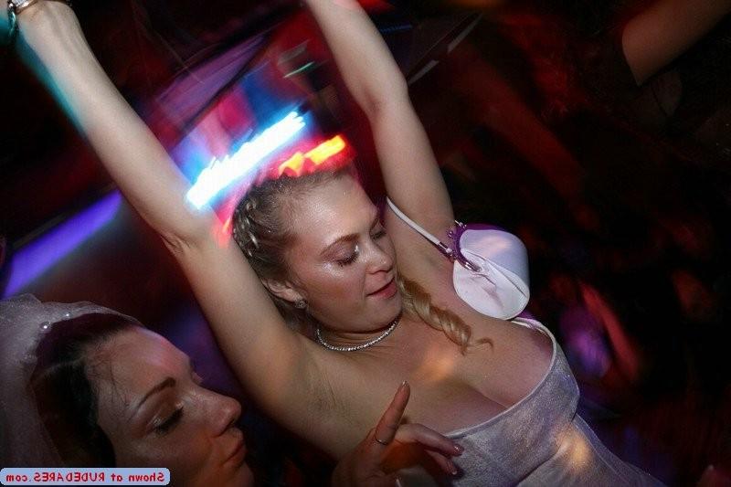 15P Boob downblouse