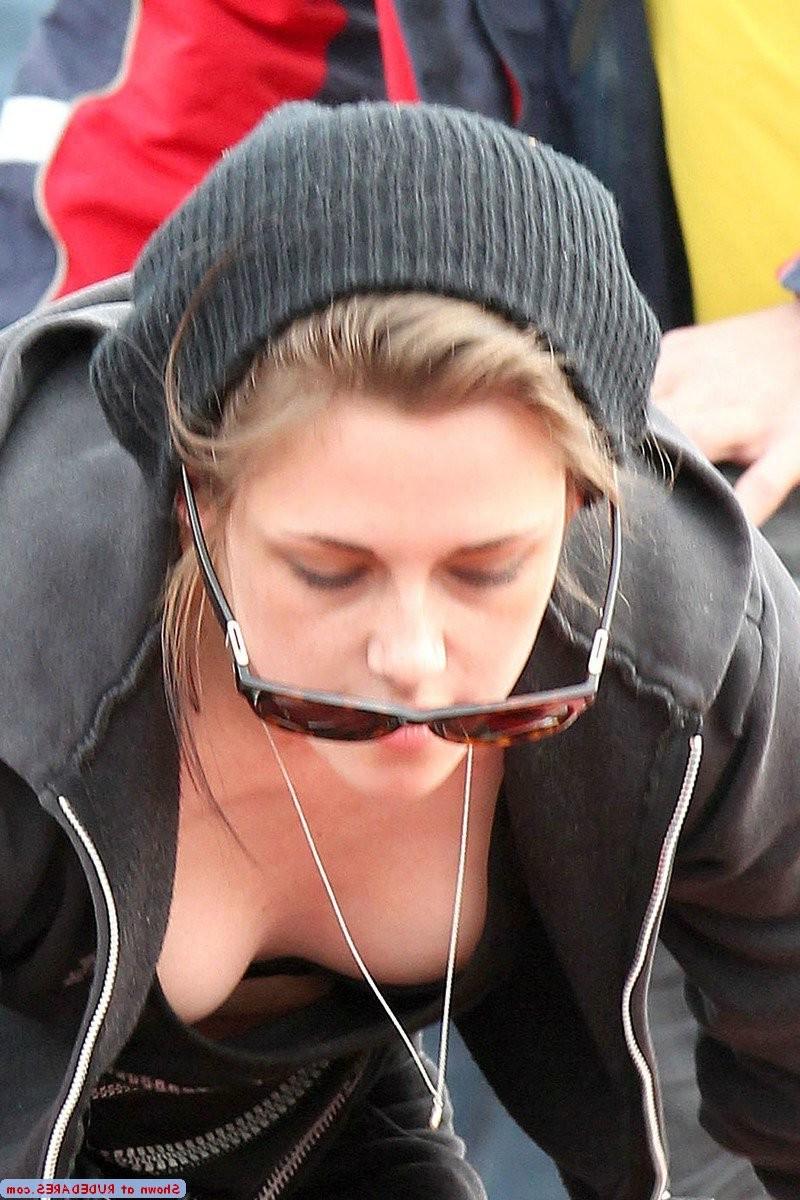15P Boob downblouse