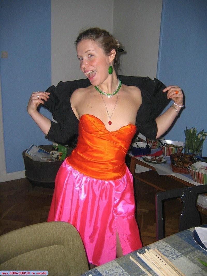 15P Boob downblouse