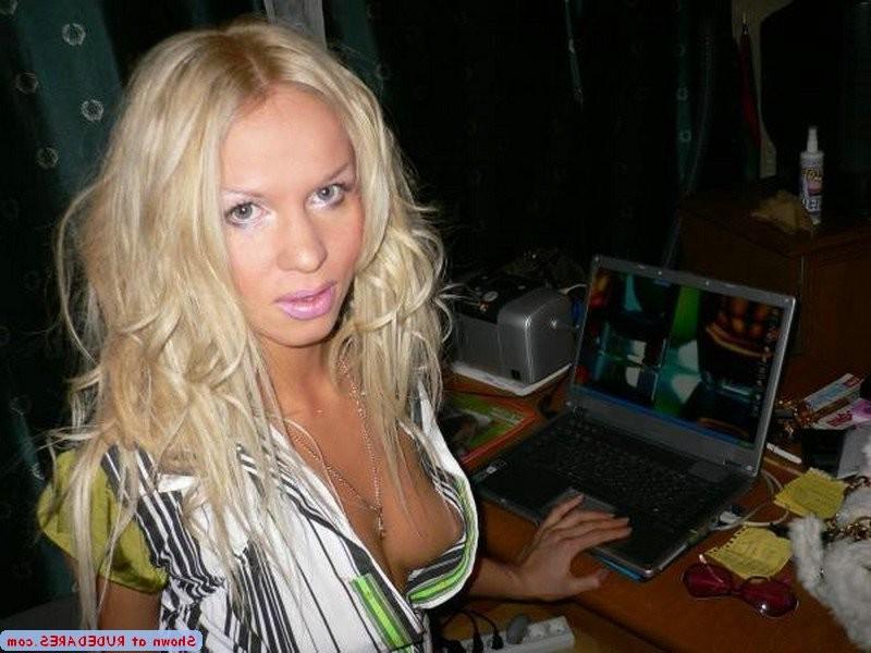 15P Breasts exposed