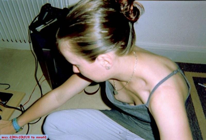 15P Downblouse and nipslips