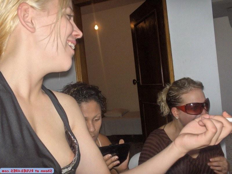 15P Downblouse and nipslips