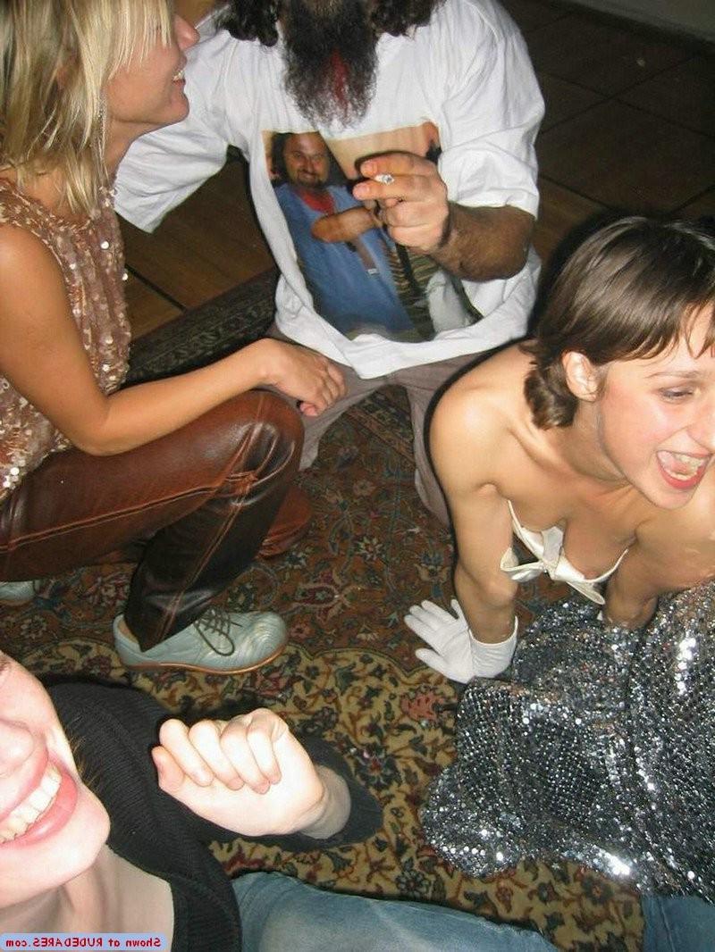 15P Tits escaping
