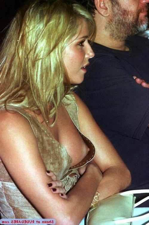 15P Exposed nipples