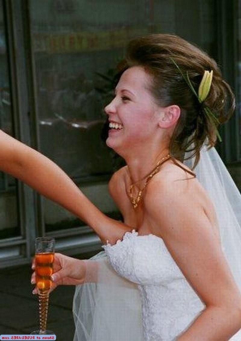 15P Real amateurs caught undressed