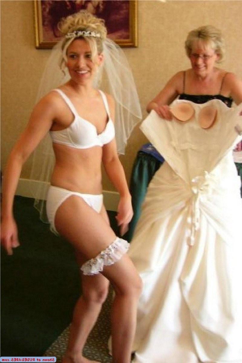 15P Candid female exposure