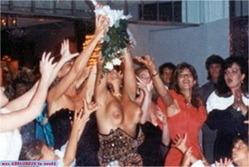 15P Candid female exposure