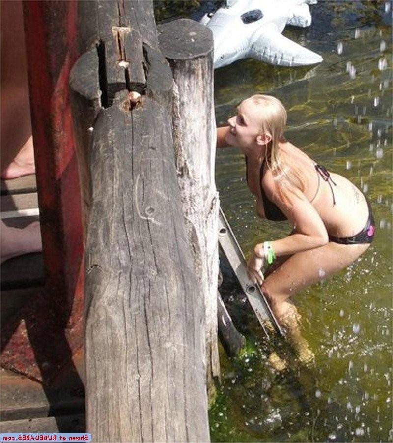 15P Unexpected female nudity