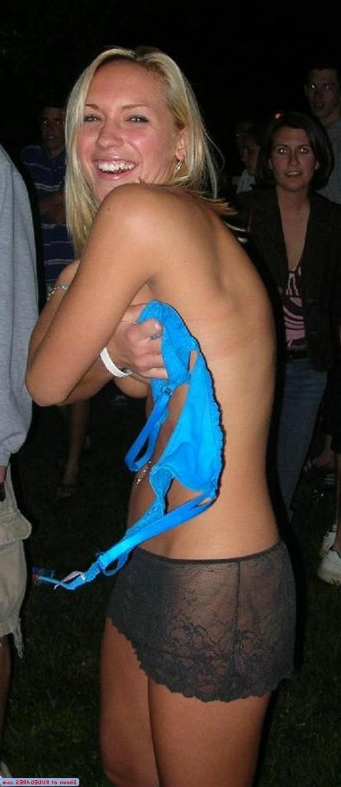 15P Unexpected female nudity