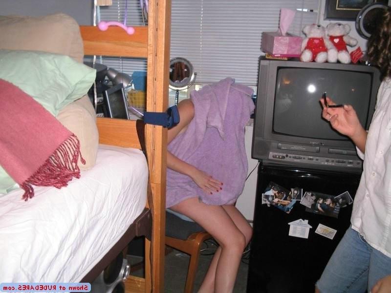 15P Shy girls show their naked bodies