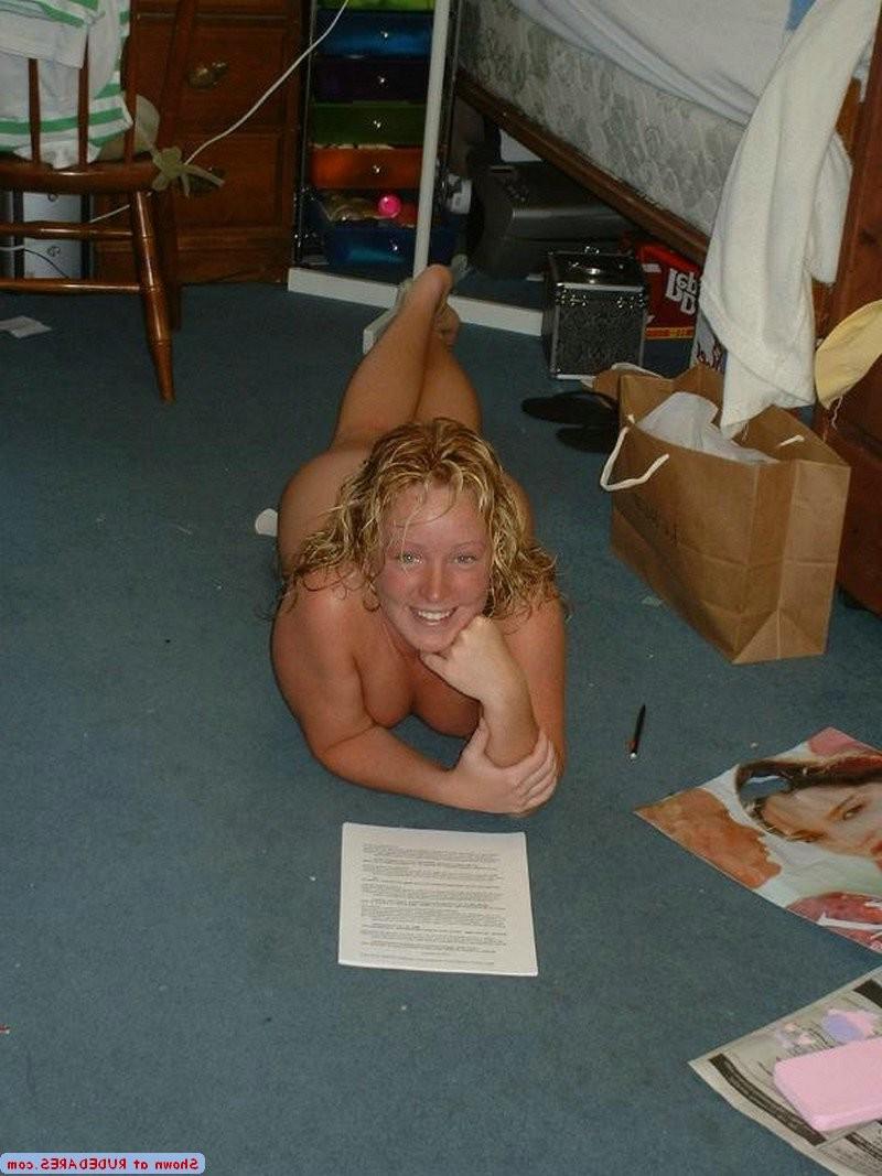 15P Shy girls show their naked bodies