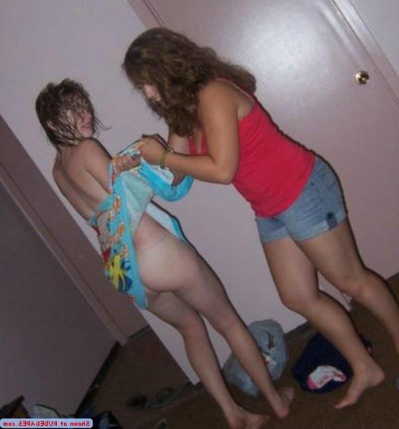 15P Shy girls show their naked bodies