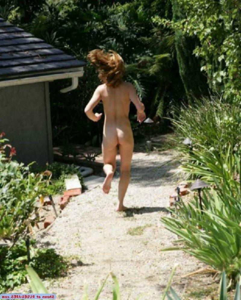 15P Discovered nude