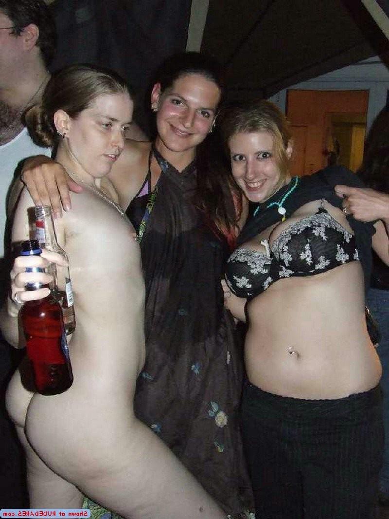 15P Girlfriends exposing themselves