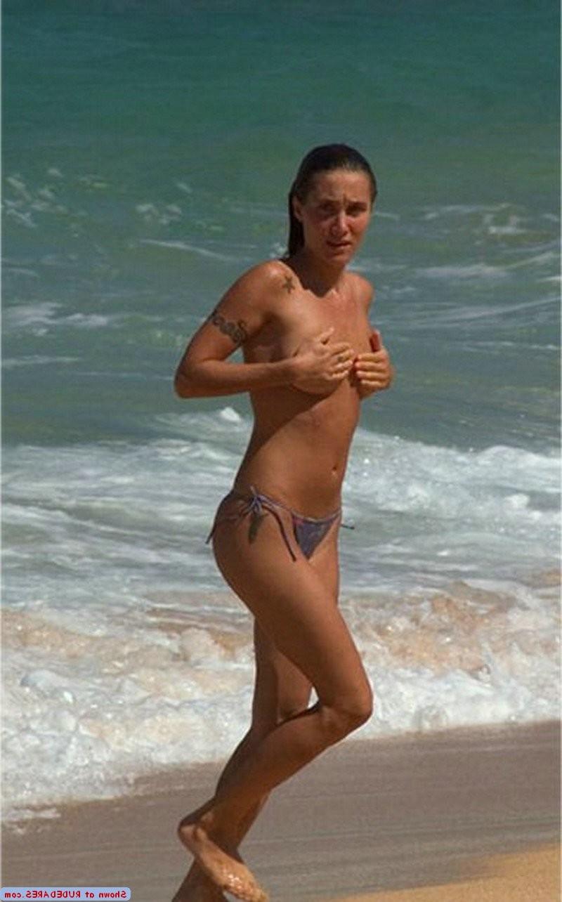 15P Everybody loves female exhibitionists