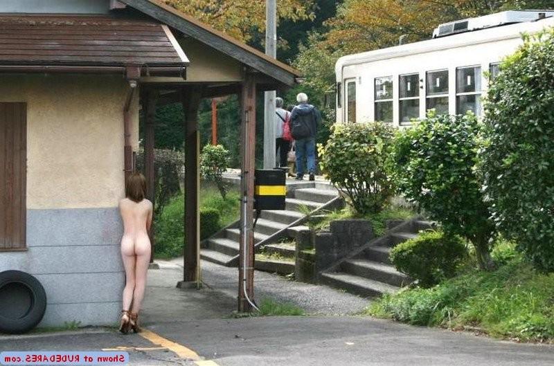 15P I didnt expect to see nudity