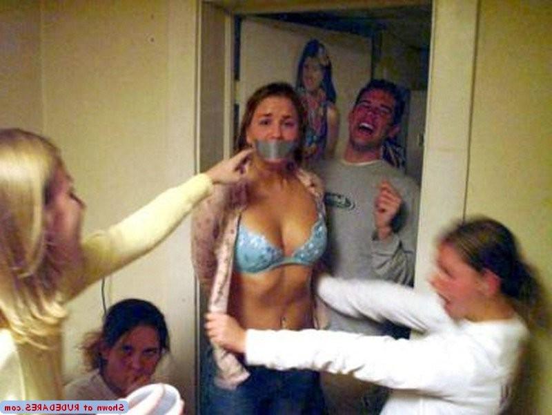 15P Girls caught undressed