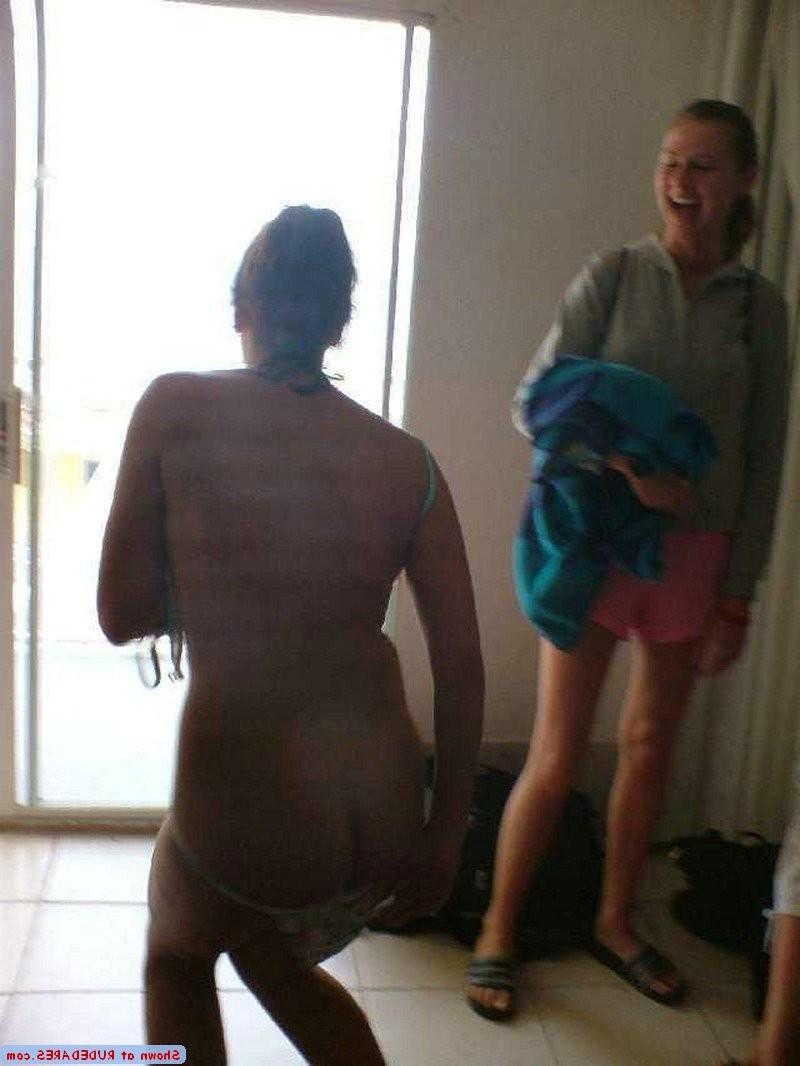 15P Exposed naked girlfriends