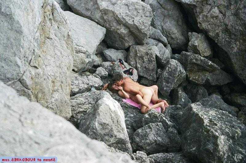 15P Undressed girls where you least expect