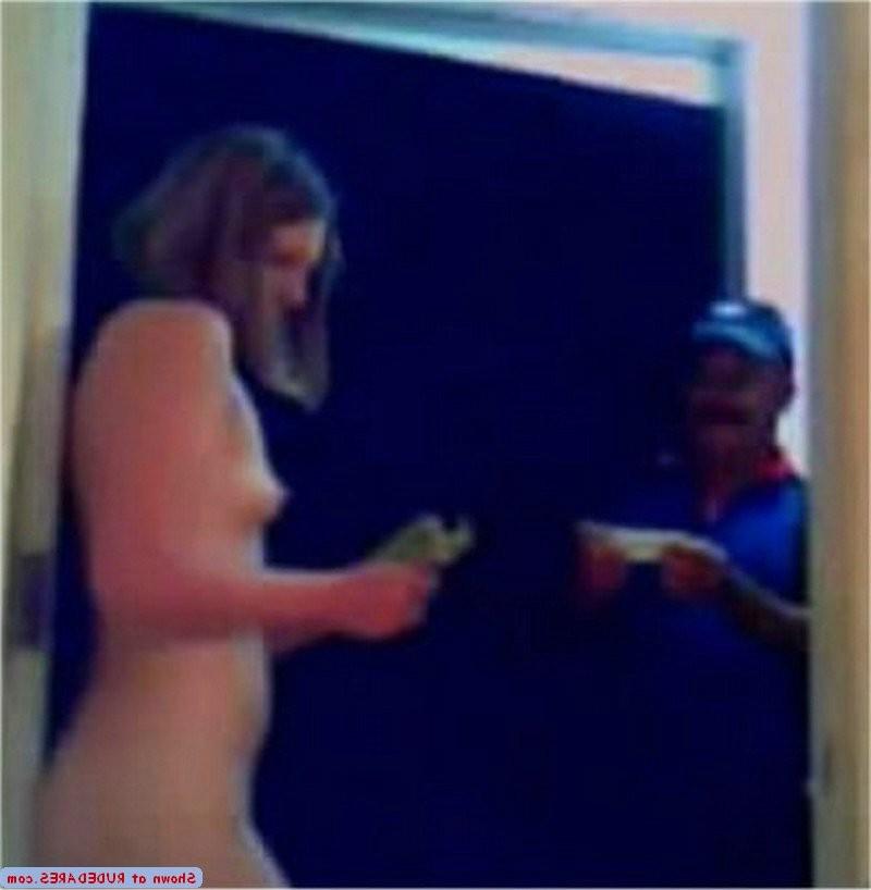 14P Amateur girlfriends caught while naked