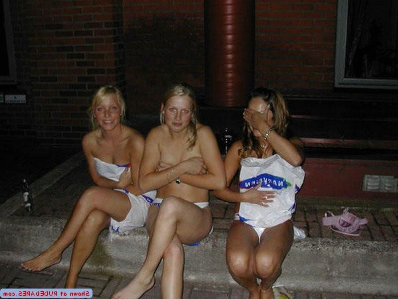 14P Caught while totally naked