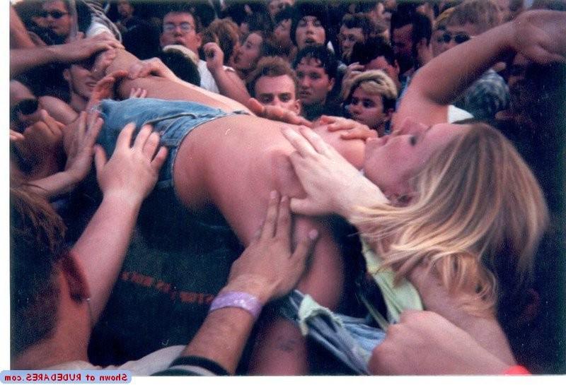 15P Girlfriend exhibitionists