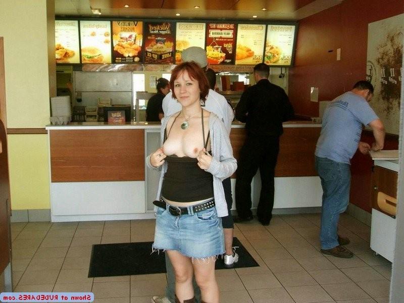 15P Girlfriend exhibitionists