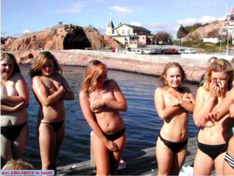 15P Girlfriend exhibitionists