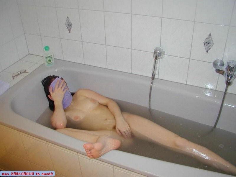15P Those girls didnt expect to be seen naked
