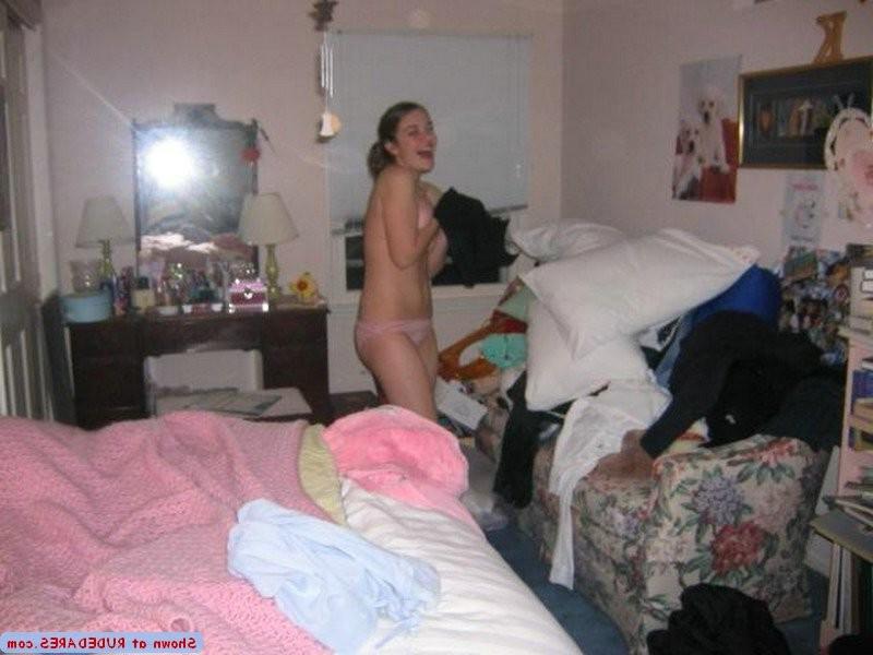 15P Women caught flashing