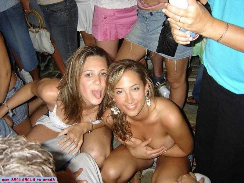 15P Real GFs in embarrassing nude photos