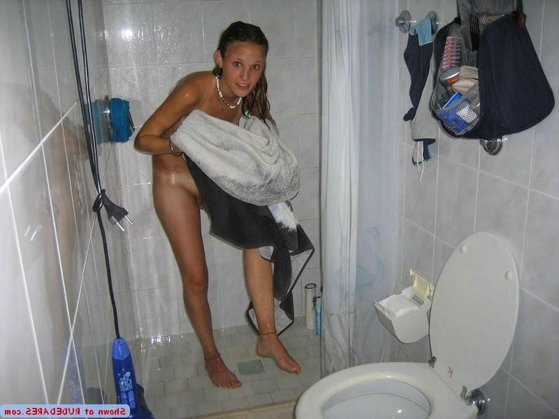 15P Real GFs in embarrassing nude photos