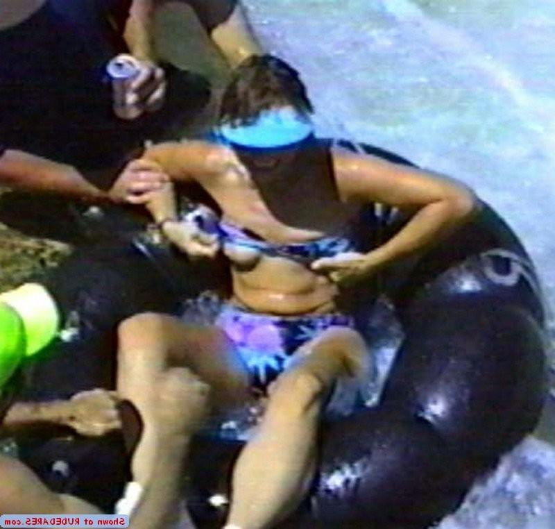 15P Real amateurs caught in a state of undress