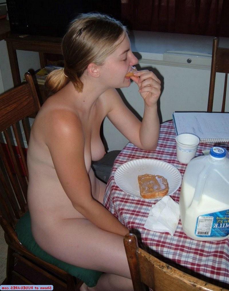 15P Amateur women exposing themselves