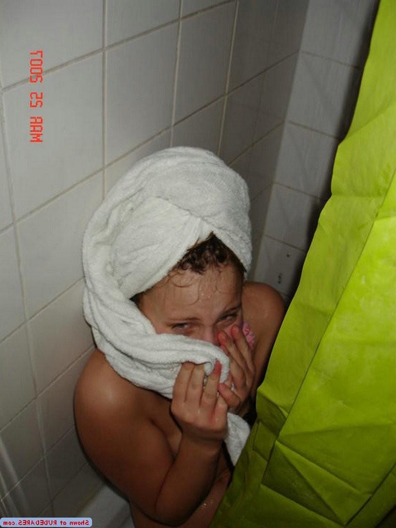 13P Naked amateurs didnt expect the camera